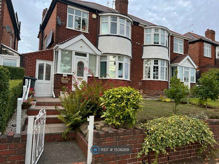 3 Bedroom Semi-Detached House To Rent In Quinton Lane, Birmingham, B32