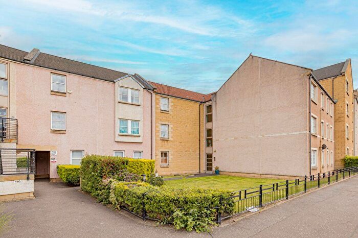 2 Bedroom Flat For Sale In / Lindsay Road, Newhaven, Edinburgh, EH6
