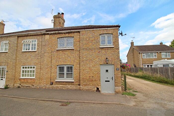 3 Bedroom Cottage For Sale In Eastgate, Deeping St James, PE6