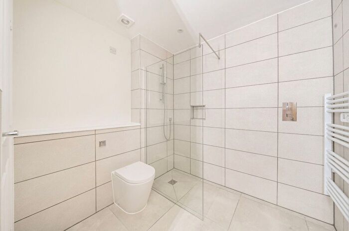 2 Bedroom Flat To Rent In Day Court, Elmbridge Village, Essex Drive, Cranleigh, Surrey, GU6