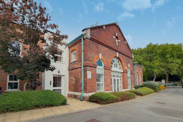 2 Bedroom Flat To Rent In Woolwich Manor Way, Royal Docks, London, E16