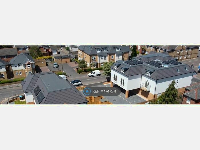 2 Bedroom Flat To Rent In Colwick Corner, Bournemouth, BH10