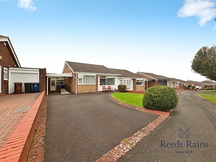 2 Bedroom Bungalow For Sale In Kinver Drive, Newcastle Upon Tyne, Tyne And Wear, NE5