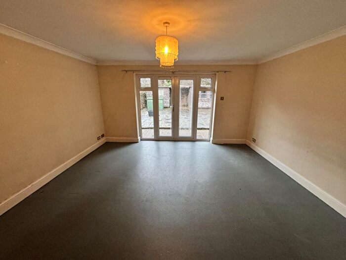 3 Bedroom Property To Rent In Ravenor Park Road, Greenford, UB6