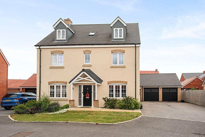 5 Bedroom Detached House For Sale In Holbeach Avenue, New Cardington, MK42