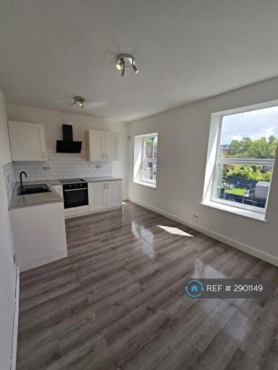 2 Bedroom Flat To Rent In Darnton Road, Ashton Under Lynne, OL6