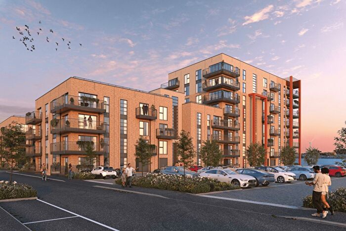 2 Bedroom Flat For Sale In Henley Approach, Gravesend, DA11