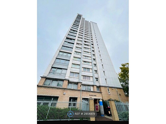 2 Bedroom Flat To Rent In Elliston House, London, SE18