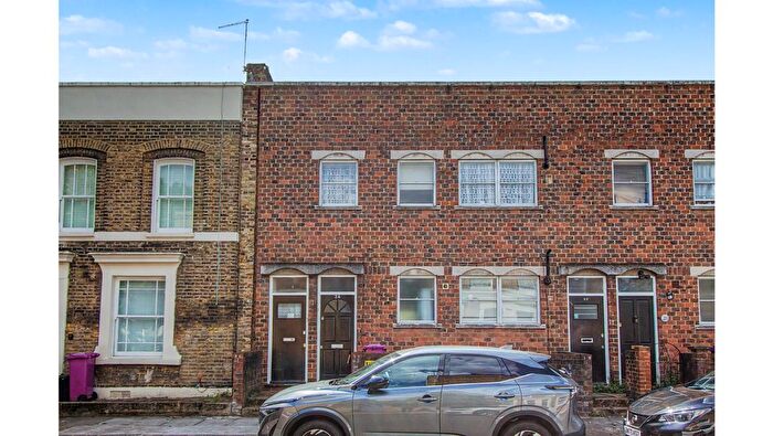 1 Bedroom Flat For Sale In Argyle Road, Mile End, London, E1