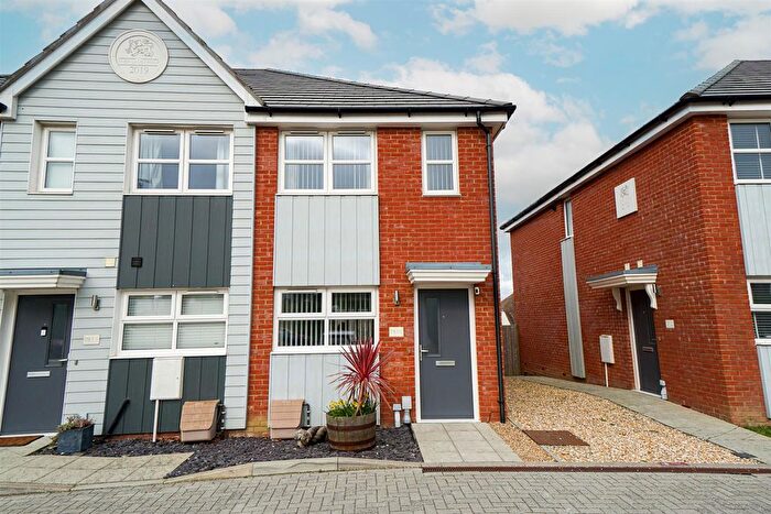2 Bedroom End Of Terrace House For Sale In Ivy Gardens, Hastings, TN35
