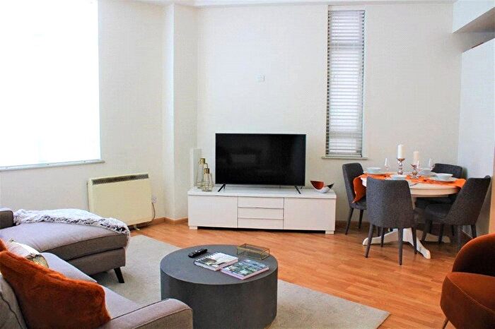 1 Bedroom Flat To Rent In City Road, Islington, London, EC1V