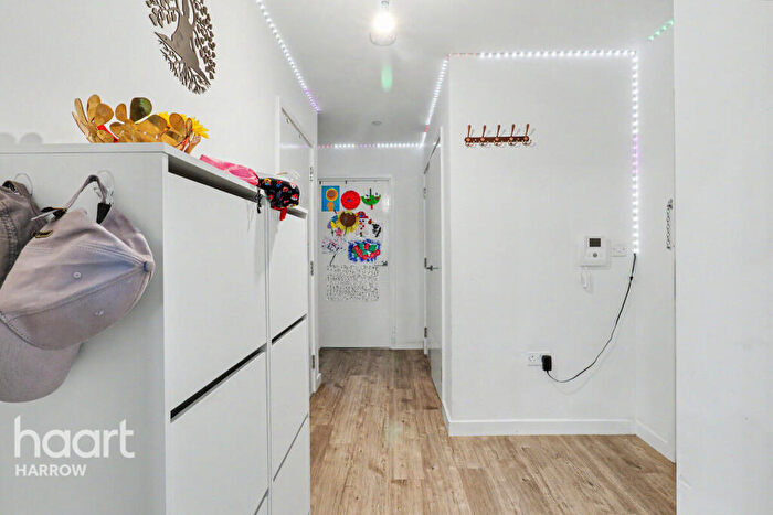 2 Bedroom Apartment For Sale In Westmoreland Road, London, NW9