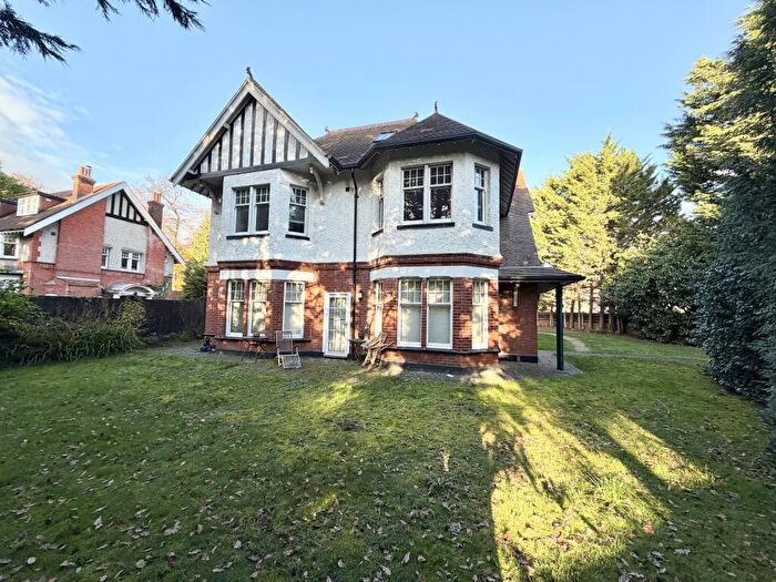 2 Bedroom Apartment To Rent In Talbot Avenue, BH3