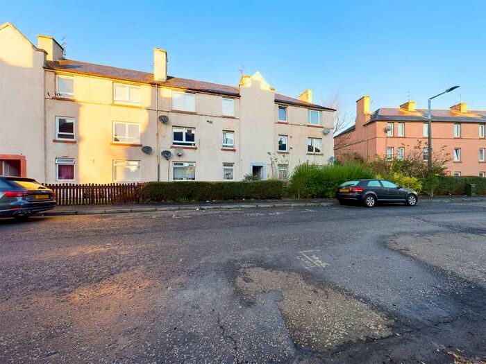 2 Bedroom Property To Rent In Stenhouse Avenue West Saughton, Edinburgh, EH11