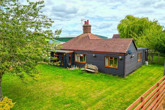 3 Bedroom Detached Bungalow For Sale In Fen Road, Pidley, PE28