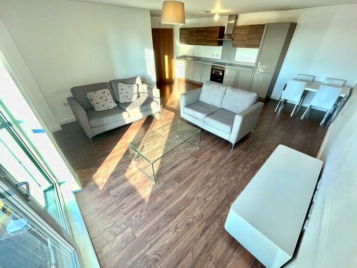 3 Bedroom Apartment To Rent In Riverside, Lowry Wharf, Derwent Street, Salford, M5