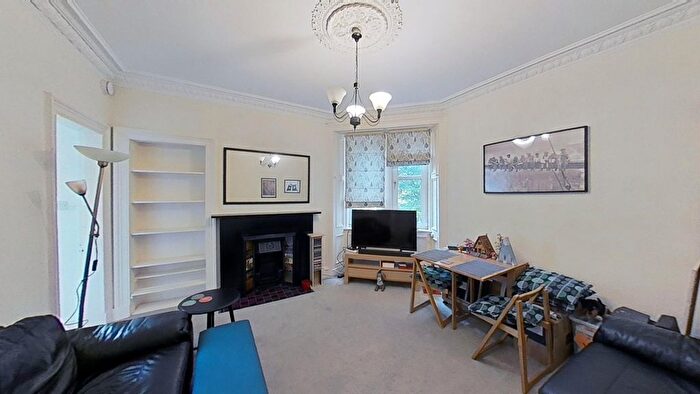 2 Bedroom Flat To Rent In Tay Street, Edinburgh, Midlothian, EH11