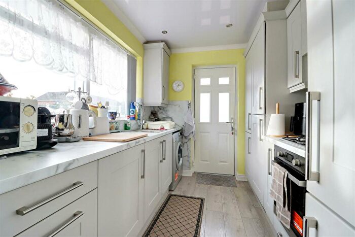 2 Bedroom Semi-Detached Bungalow For Sale In Ash Avenue, Elloughton, HU15