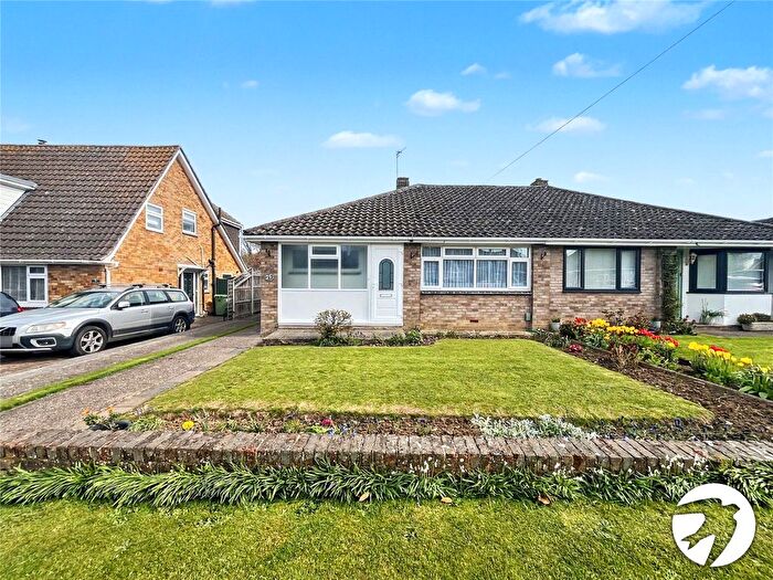 3 Bedroom Bungalow For Sale In Windsor Drive, Sittingbourne, Kent, ME10