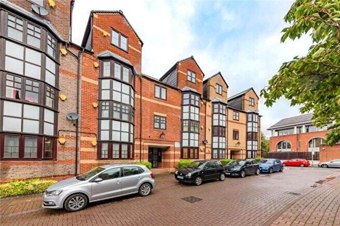 1 Bedroom Apartment To Rent In Maltings Place, Reading, Berkshire, RG1