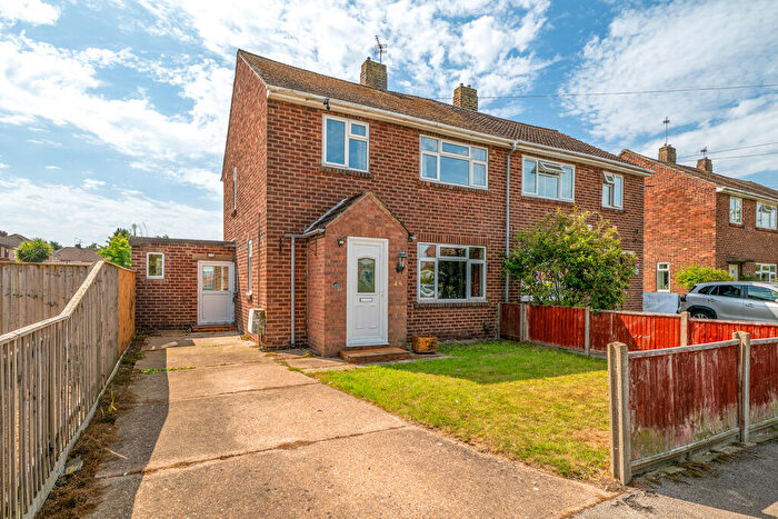 3 Bedroom Semi-Detached House For Sale In Clive Avenue, Lincoln, Lincolnshire, LN6