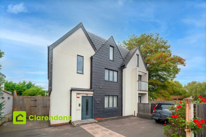 3 Bedroom Apartment To Rent In Croydon, Surrey, CR0