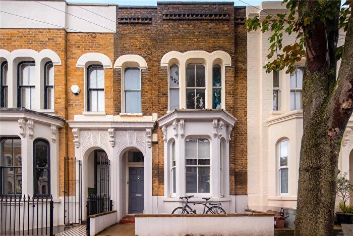 2 Bedroom Flat For Sale In Antill Road, Bow, London, E3