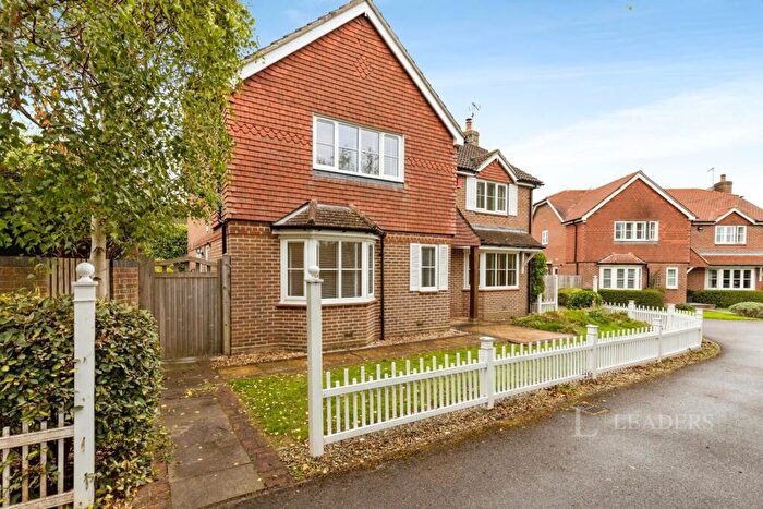 5 Bedroom House To Rent In North Heath Lane, RH12