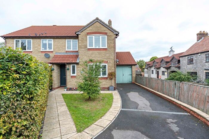 3 Bedroom Semi-Detached House For Sale In Hedge Close, West Wick, BS22