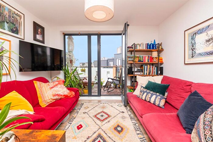 1 Bedroom Apartment For Sale In Carmen Beckford Street, Bristol, BS1