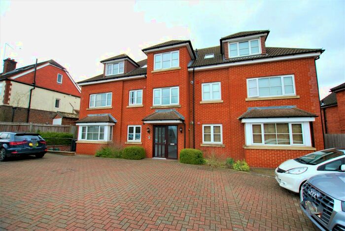 1 Bedroom Apartment To Rent In Worplesdon Court, Worplesdon Road, Guildford, Surrey, GU2