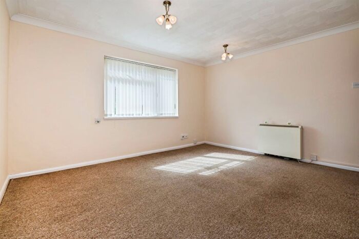 1 Bedroom Flat For Sale In Meggeson Avenue, Southampton, SO18