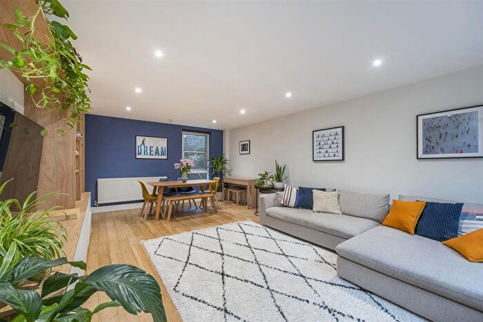 3 Bedroom Flat For Sale In Garden Apartment, Lyndhurst Gardens, Hampstead, NW3