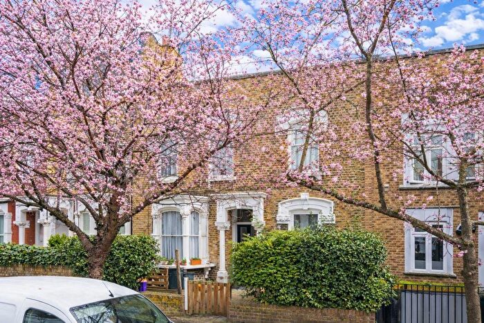Studio For Sale In Leconfield Road, London, N5
