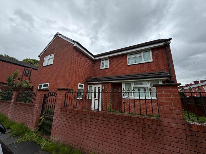 5 Bedroom Detached House For Sale In Bonny Brow Street, Middleton, Manchester, M24
