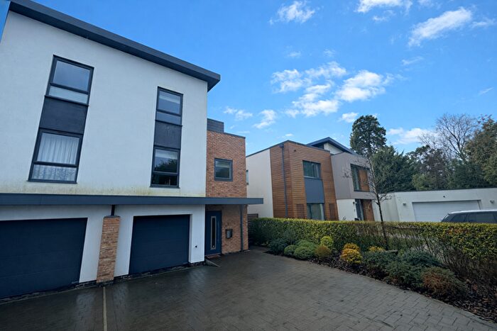 3 Bedroom Semi-Detached House To Rent In The Green, Exeter, EX2