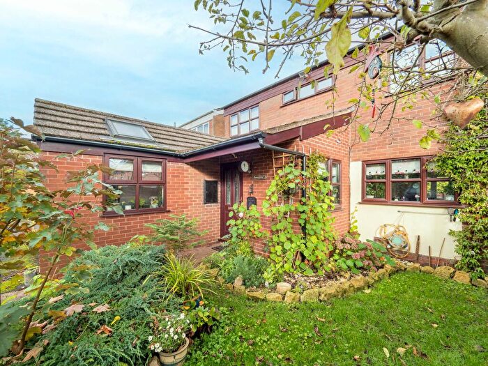 4 Bedroom Detached House For Sale In The Avenue, Bishopton, CV37