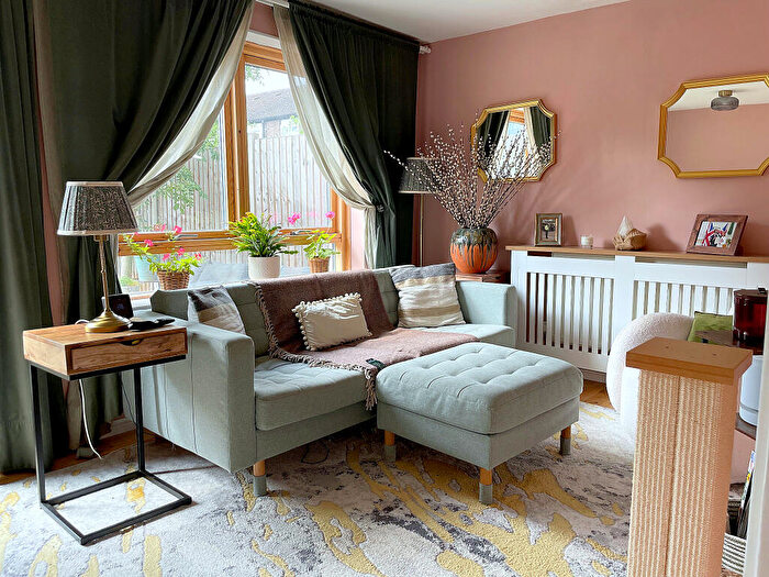 3 Bedroom Flat For Sale In Fothergill Close, London, E13