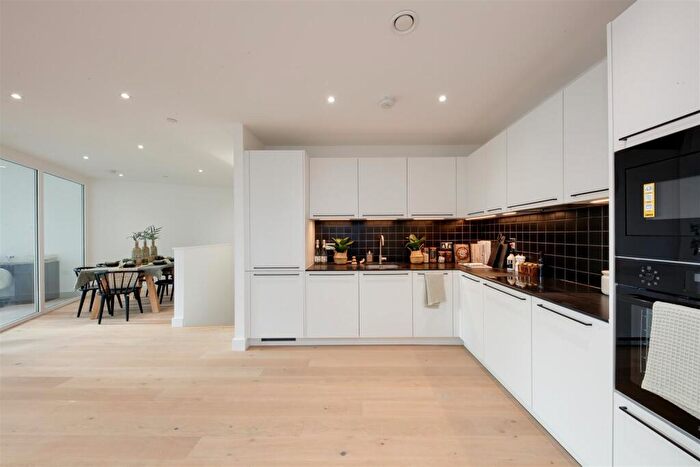 2 Bedroom Apartment For Sale In Escapade Place, Blackwall, London, E14