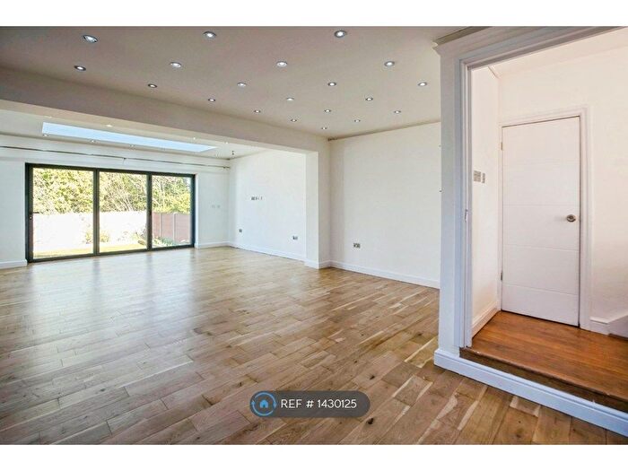 4 Bedroom Detached House To Rent In Beaumont Road, Purley, CR8