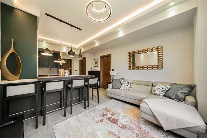 2 Bedroom Flat To Rent In Hallam Street, Marylebone, W1W