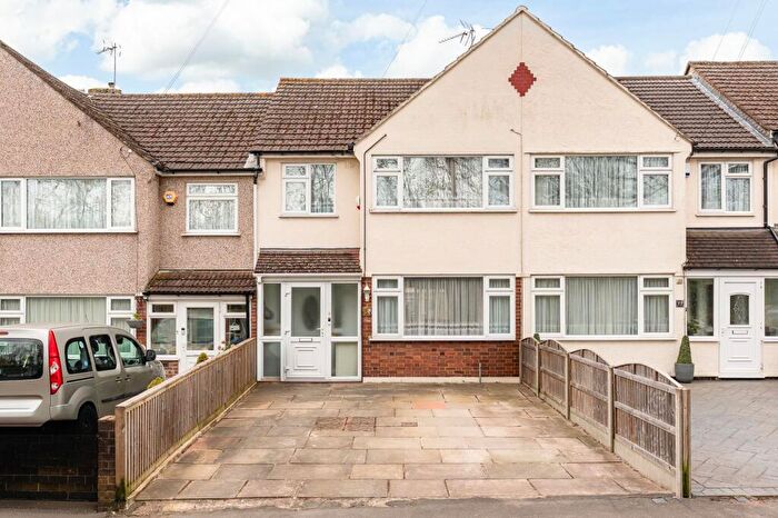 3 Bedroom Terraced House For Sale In Park Lane, Cheshunt, EN7