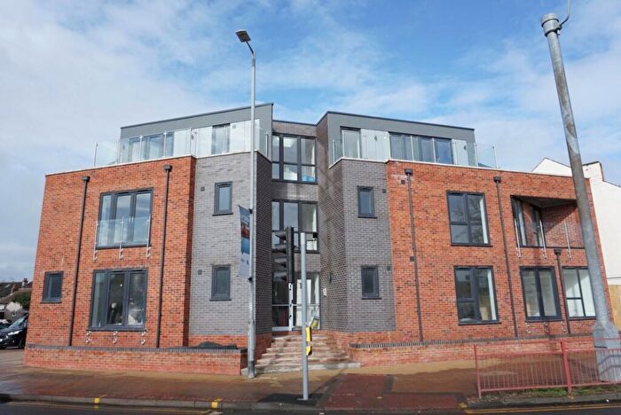 2 Bedroom Flat To Rent In Dorset Court, Queens Road, NG9