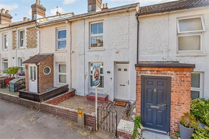 2 Bedroom Terraced House For Sale In St. George's Square, Maidstone, Kent, ME16