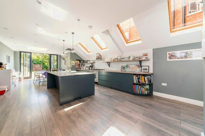 5 Bedroom Terraced House To Rent In Maldon Road, Acton, W3