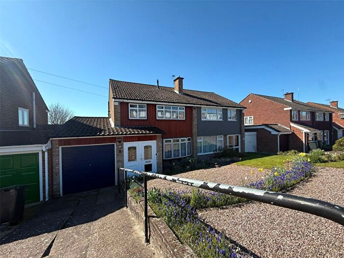 3 Bedroom Semi Detached House For Sale In Biddenden Way, Istead Rise, Kent, DA13