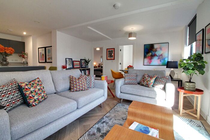 3 Bedroom Flat To Rent In Lockside Wharf, Scotland Street, Brindley Place, Birmingham, B1