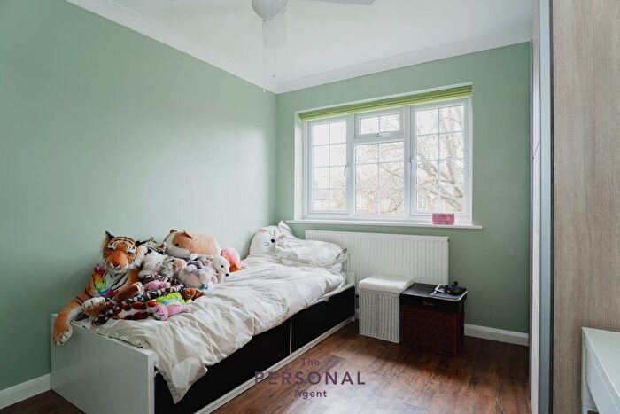 2 Bedroom Flat To Rent In Danehurst Court, Epsom, KT17