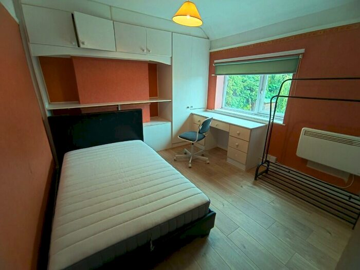 1 Bedroom Semi-Detached House To Rent In Brabazon Road, BS34