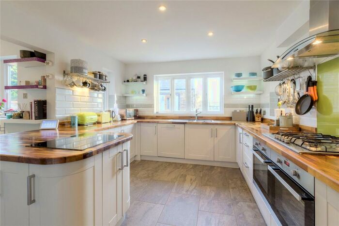 5 Bedroom Detached House To Rent In Manor Farm Close, Walgrave, Northamptonshire, NN6
